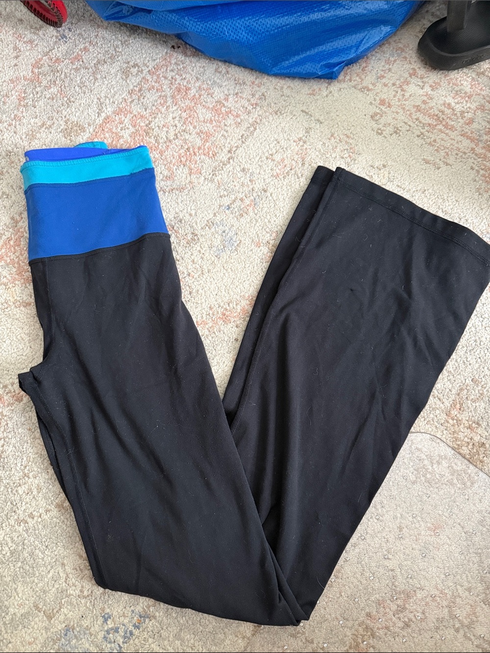 Lululemon Black flare Yoga Pants with Blue Colorblock Waistband